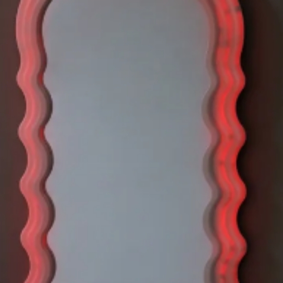 A wavey led mirror - Picture 5 of 13